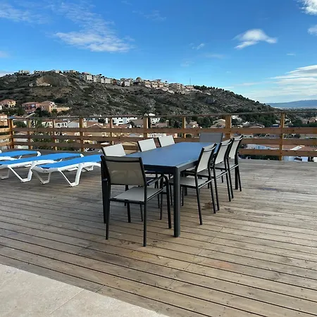 Instant Serenity - 8 People With A View *