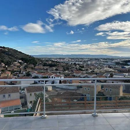 Instant Serenity - 8 People With A View